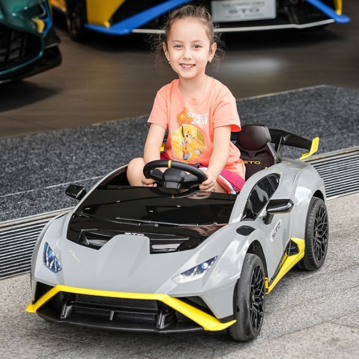 11CART Lamborghini Huracan Kids Electric Ride-On Car