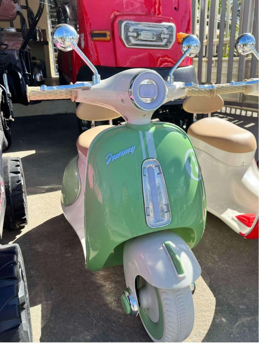 11CART Vintage Vespa Rechargeable Kids Scooty with Lights
