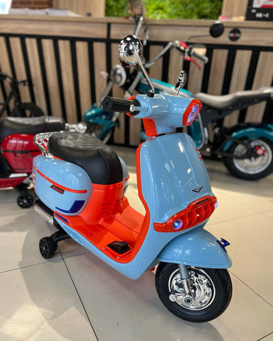 Miniature Vespa with rechargeable battery