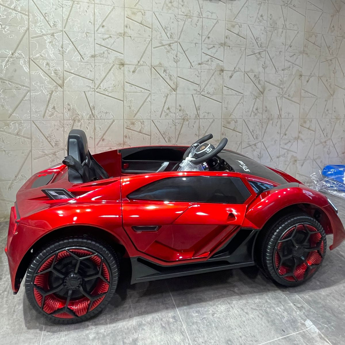 11CART Lamborghini NEL 603 Electric Ride-On Super Car for Kids