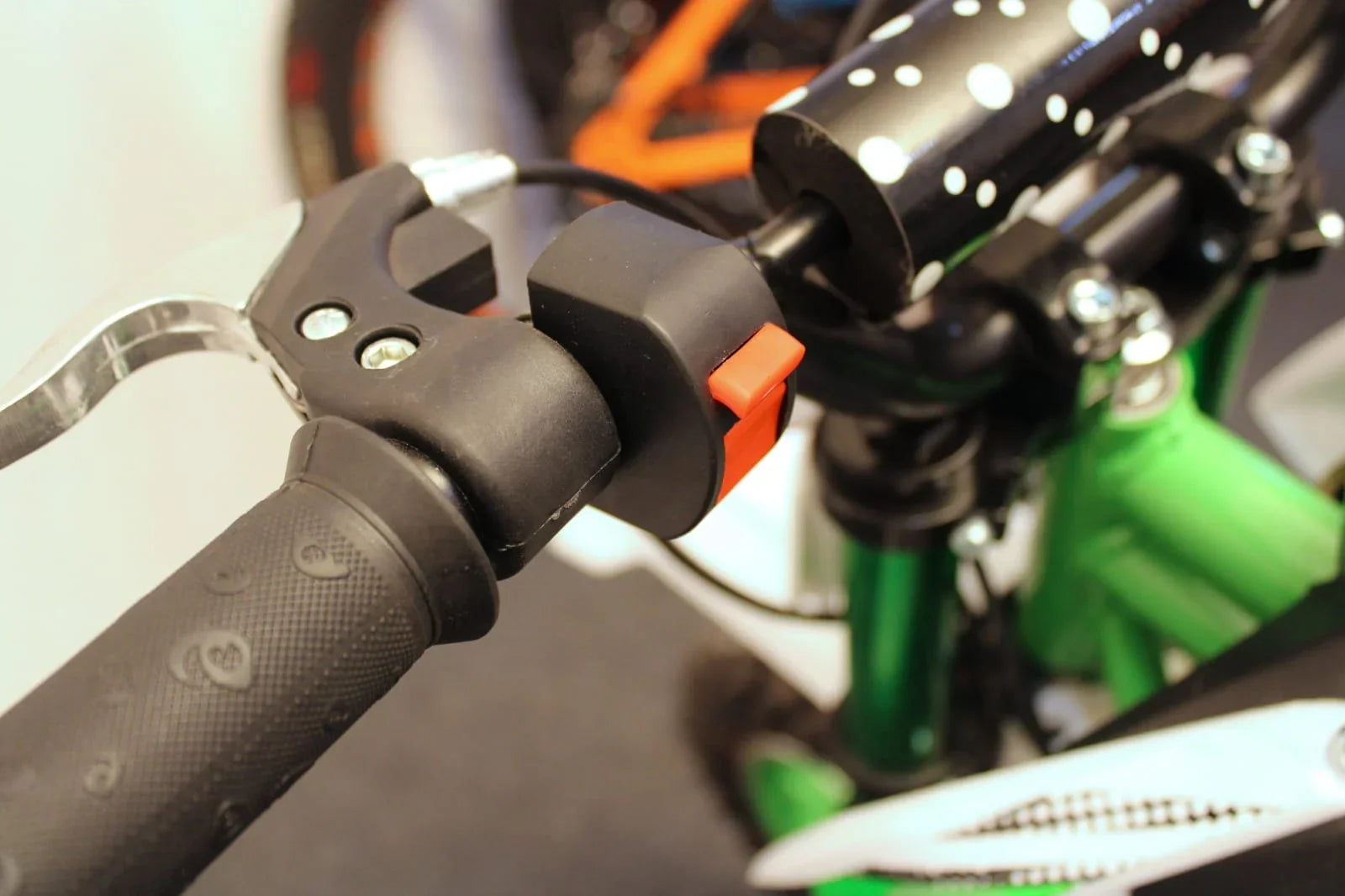 50cc Mini Dirt Bike – 4-Stroke Engine, Pull Start, All Disc Brakes, Kid-Friendly Off-Road Motorbike