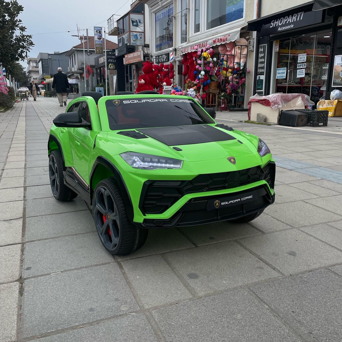 11CART Lamborghini Urus Squadra Corse 2-Seater Kids Electric Ride-On SUV