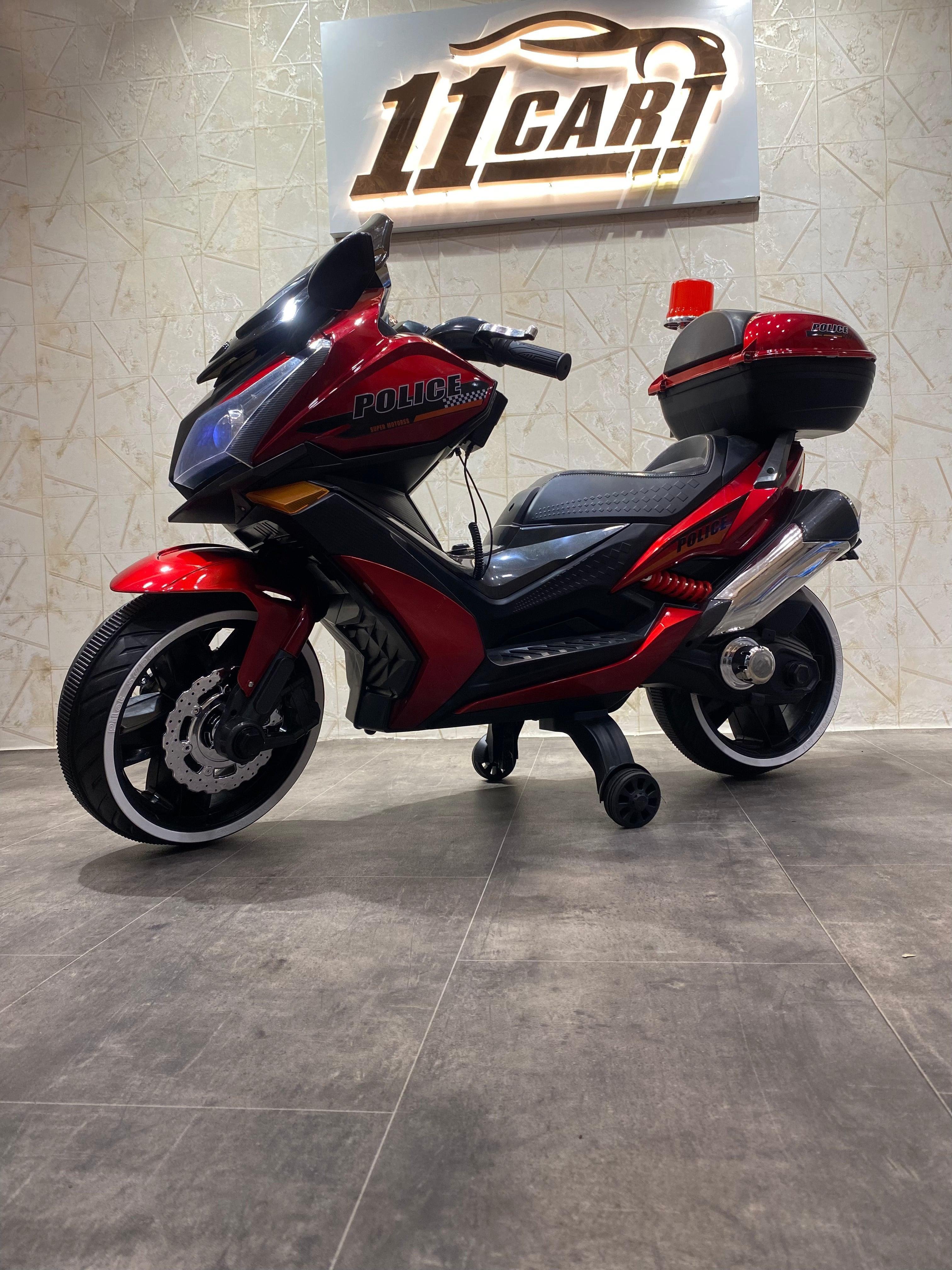 Electric kids’ police motorcycle with a rechargeable 12V battery and flashing lights
