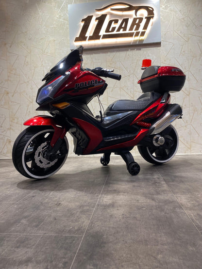 Electric kids’ police motorcycle with a rechargeable 12V battery and flashing lights
