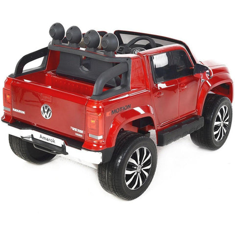 Kids’ Volkswagen Amarok ride-on car, designed with realistic details and safety features
