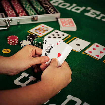 Poker Game Set 500 Pcs (Aluminum Case Safe Pack) - 11Cart